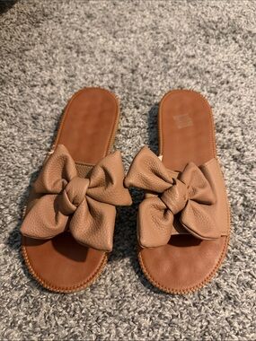 Women’s bow sandals